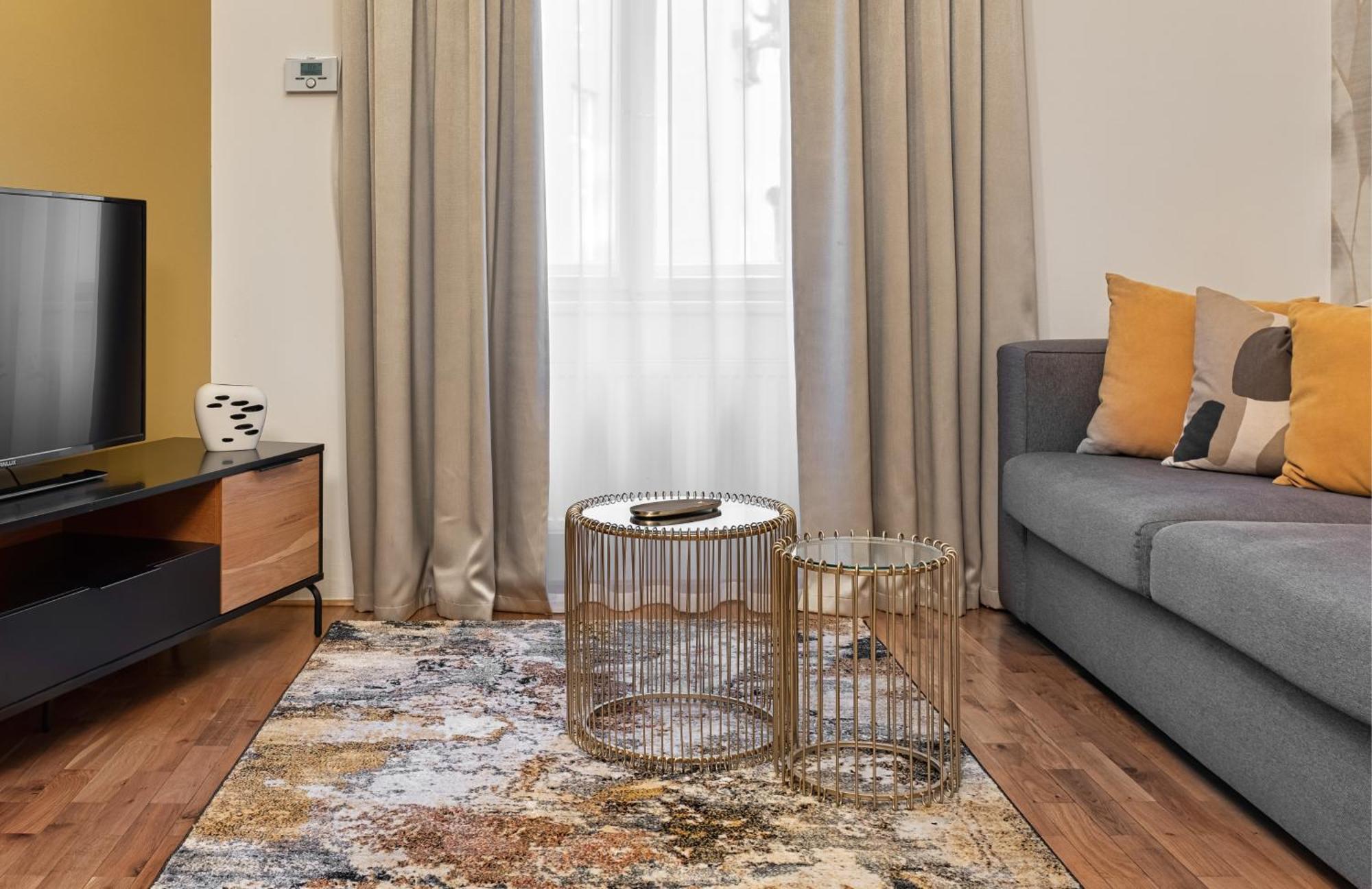 Vn48 Suites By Adrez Πράγα Εξωτερικό φωτογραφία