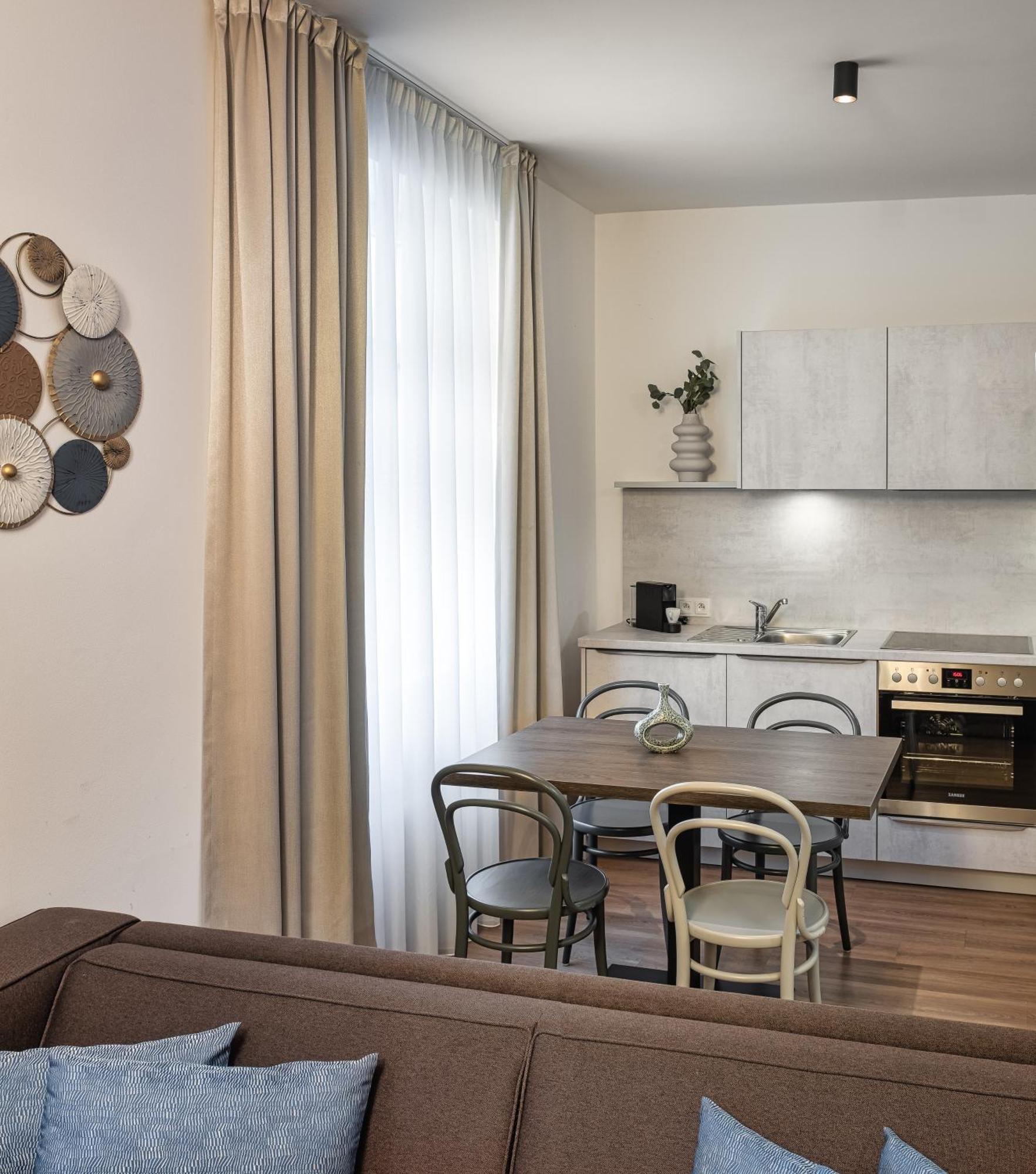 Vn48 Suites By Adrez Πράγα Εξωτερικό φωτογραφία